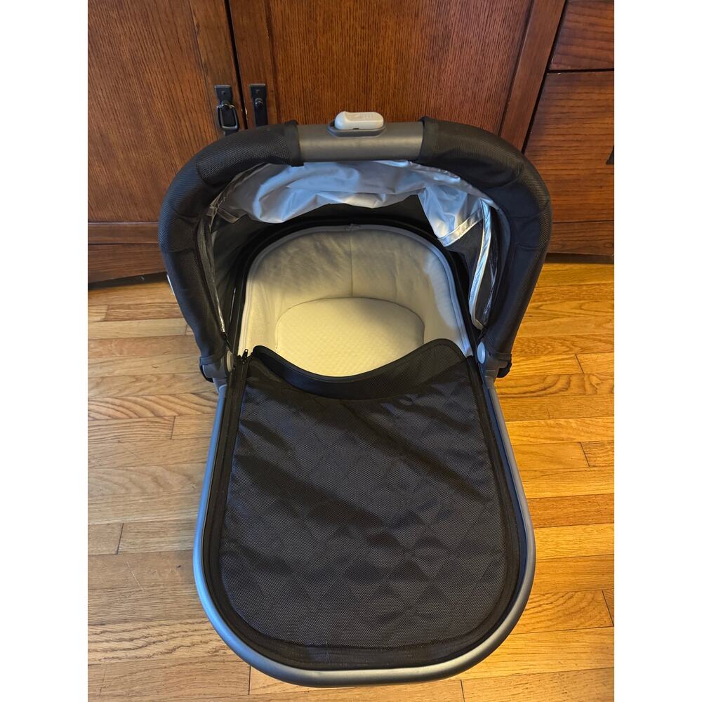 UPPAbaby Vista 2 Bassinet – Black - Picture 3 of 4